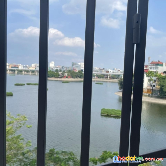 Chính chủ cần bán căn nhà mặt tiền phố mai anh tuấn, mặt hồ hoàng cầu