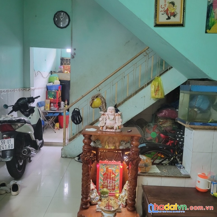 Bán gấp nhà 2 mặt hẻm ngô gia tự. trung tâm quận 10.