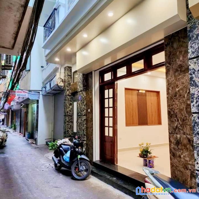 Bán nhà mặt ngõ thông rộng 4m - gần phố 500m ra trường đại học bách khoa x dt:45m2 x mt: 6m x 5