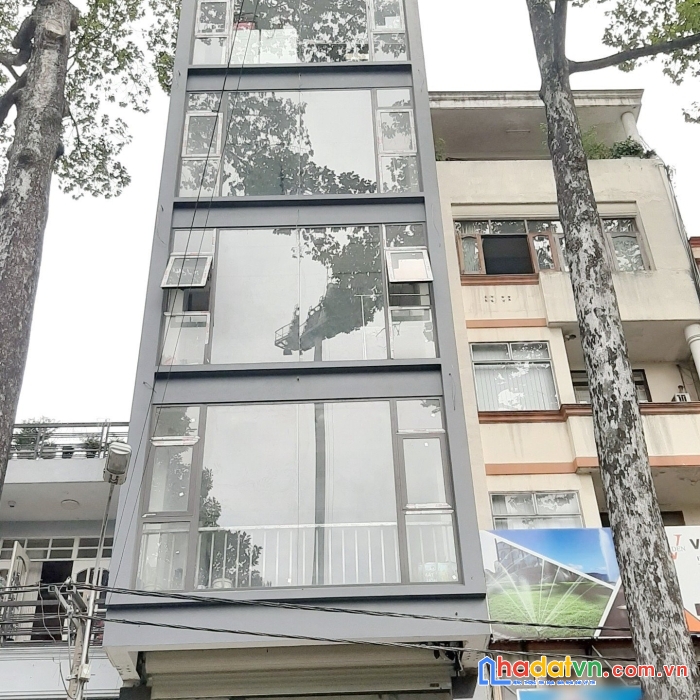 Nhà 8 tầng mặt tiền đào duy từ 5x 20m p6q10 - giá 100 triệu/tháng