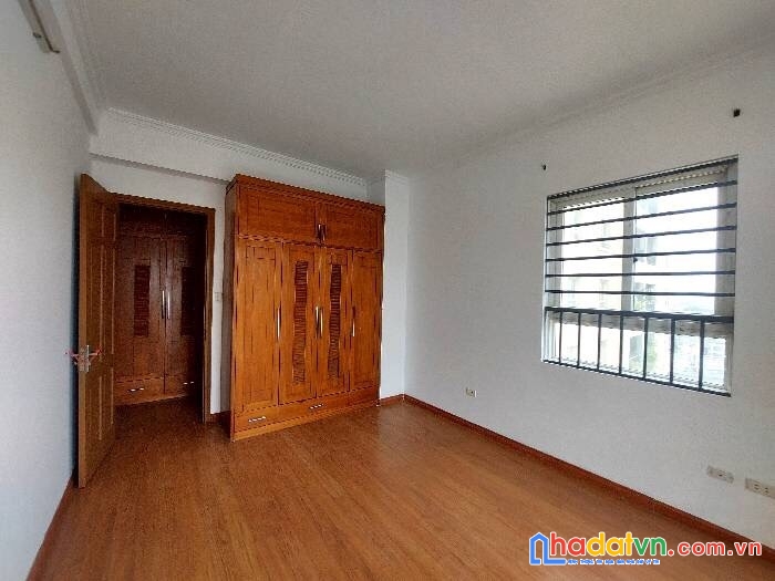 Cắt lỗ 9 tỷ mặt phố vành đai 3 với 220m2 sổ đỏ, mặt tiền khủng 14.5m, giá hạ còn 52.5 tỷ