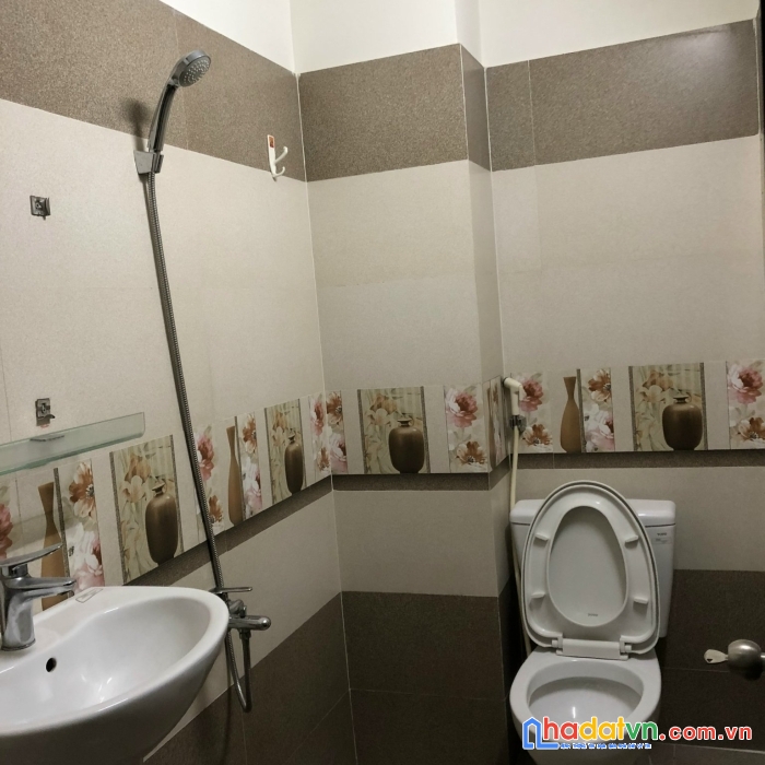 Chính chủ cần bán hoặc cho thuê nhà hxh - diện tích sd 160m2