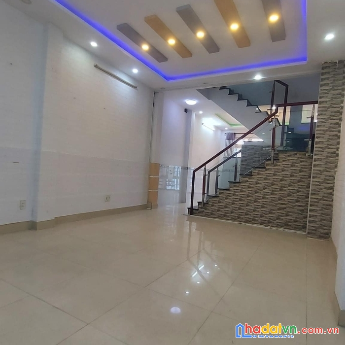 Tân sơn nhì ,tân phú,60m2 , hia mặt hẻm xe hơi thông, ngộp cần bna gấp