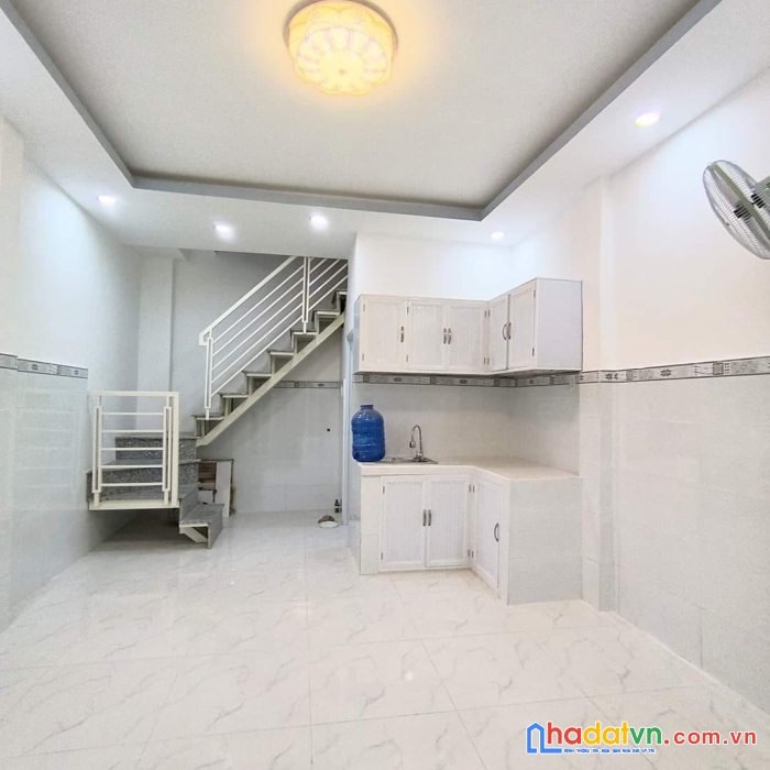 Nhà 2,5 tỷ nguyễn sỹ sách, cạnh chợ tân trụ, hẻm xe hơi cách 5m
