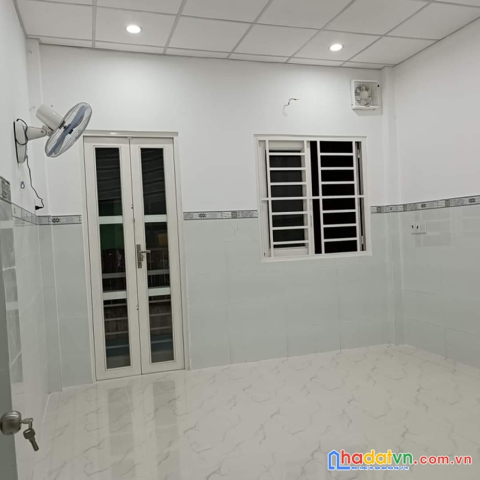 Nhà 2,5 tỷ nguyễn sỹ sách, cạnh chợ tân trụ, hẻm xe hơi cách 5m