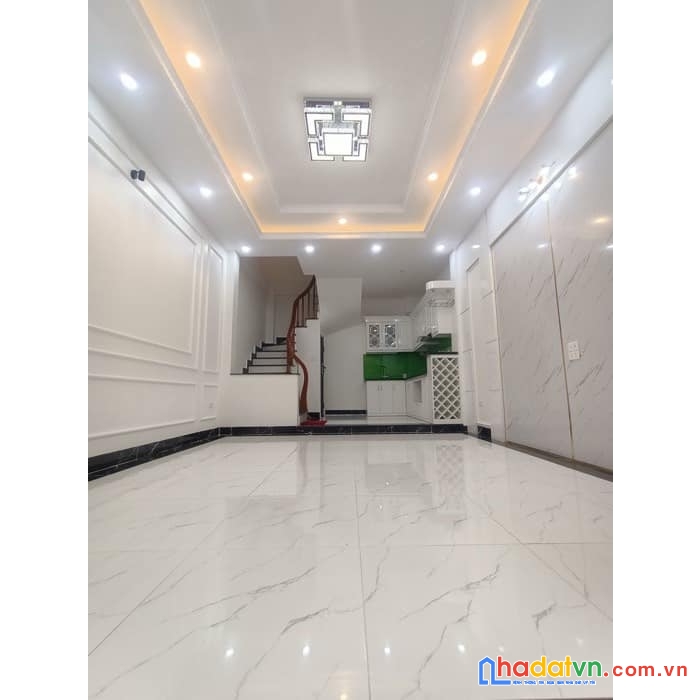 Bán nhà ngõ 69b hoàng văn thái 34m x 5 tầng, mt: 4.3m, ô tô vào nhà