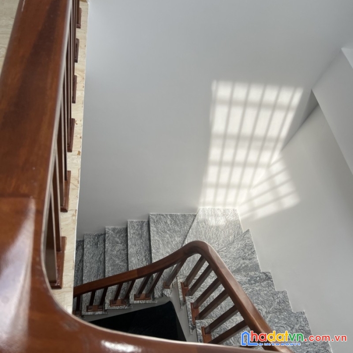 Bán nhà xã đàn 40m2 x 5 tầng, ngõ rộng thông tứ phía, 2 thoáng, 5,2 tỷ lh 0966037496