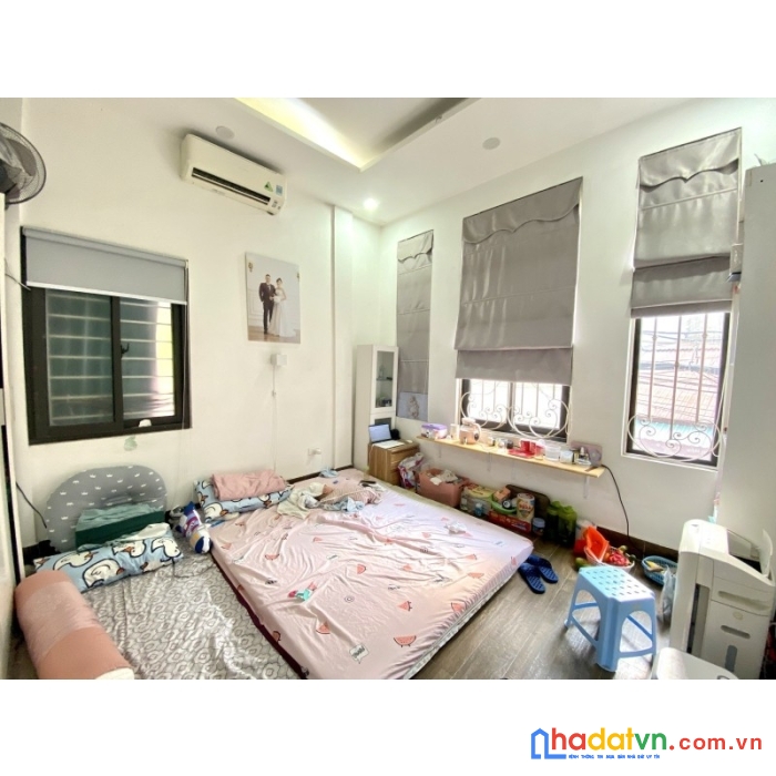 Nhà đẹp ở luôn tây sơn - 3 ngủ - mặt tiền rộng - cách phố 40 mét 4 tỷ lh 0966037496