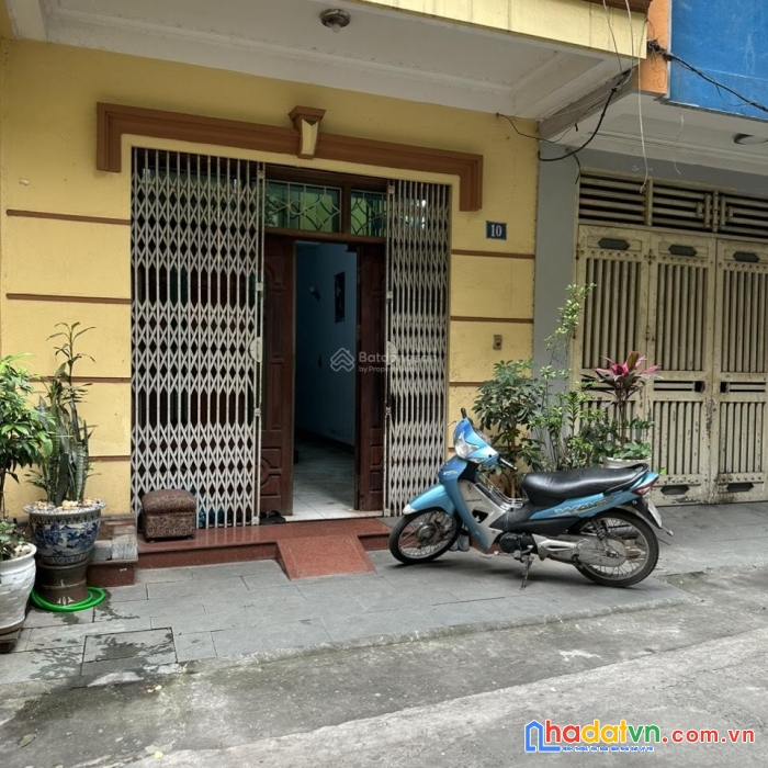 Cơ hội đầu tư sinh lời cao, bán nhà 4 tầng sổ đỏ 10,8 tỷ tại cầu giấy, hà nội.