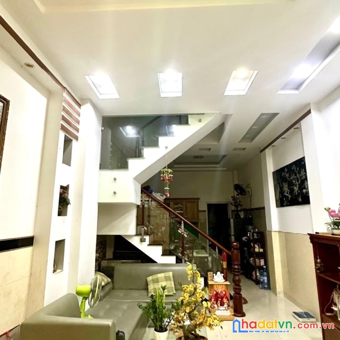 Bán gấp nhà 5 tầng, khu dân cư vip tô hiệu, tân phú, ngay công viên