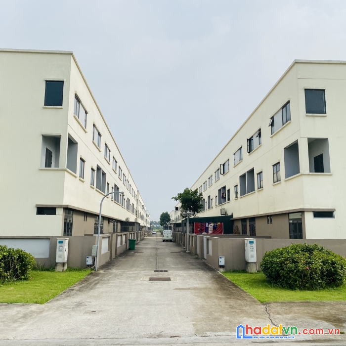 Hính chủ bán 1 căn shophouse 120m2(6x20). đường trước nhà 26m.
