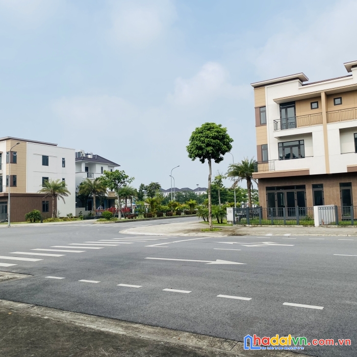 Hính chủ bán 1 căn shophouse 120m2(6x20). đường trước nhà 26m.