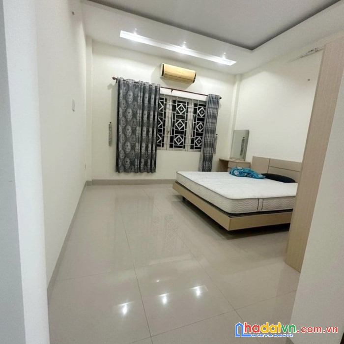 Cho thuê nnc mặt tiền đường nội bộ kdc bông sao p5q8. giá 18 triệu