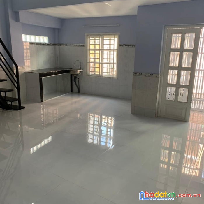 Bán nhà mặt tiền hơn 6 m huỳnh tấn phát ,tân phú, quận 7.
giá 3 tỷ 200,dt 34.6 m2(6.5 x 7m)