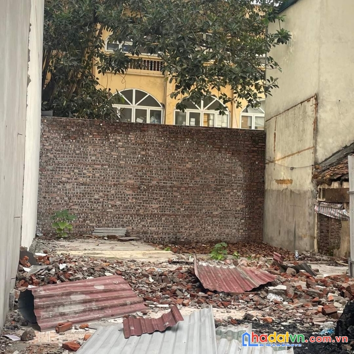 Bán lô đất mặt phố trường chinh 110m mặt tiền 6,2m, hậu 6,45m giá rẻ như ngõ 180tr/m2