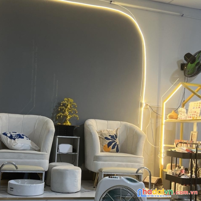 Cần sang nhanh tiệm nail - mi - tóc vị trí đẹp tại quận 12