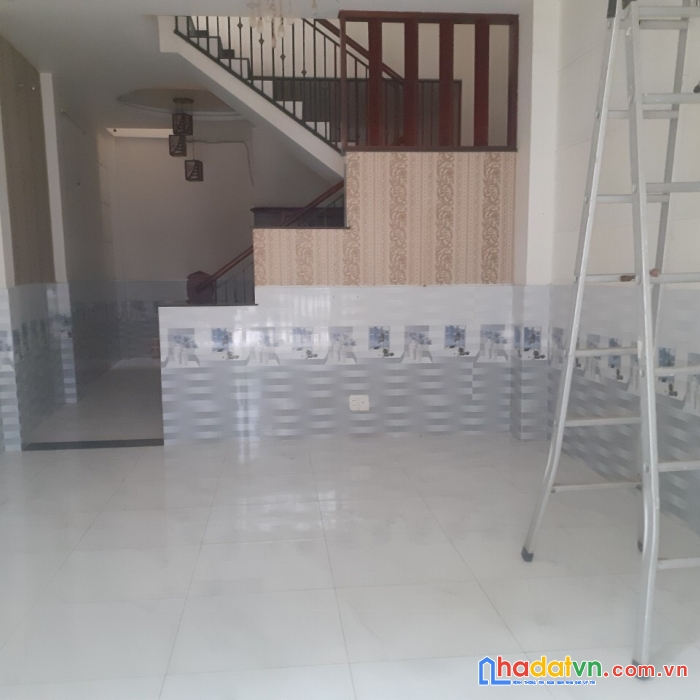 Nhà giá ngộp hxh chỉ hơn 4 tỷ, nở hậu 4.6x13m, 3 tầng đúc btct