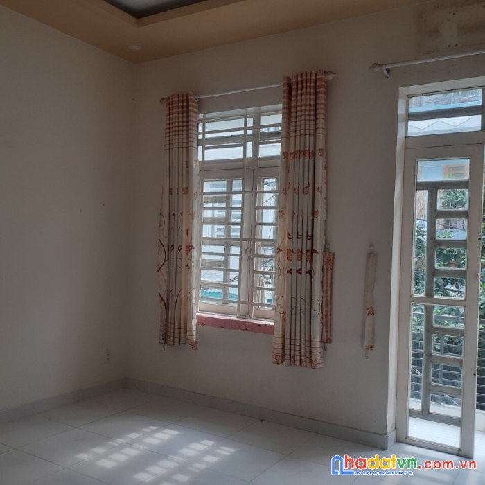 Nhà giá ngộp hxh chỉ hơn 4 tỷ, nở hậu 4.6x13m, 3 tầng đúc btct