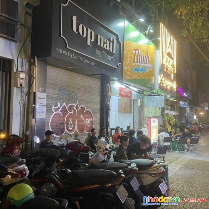Cần sang lại quán nhậu buổi tối ngay trung tâm quận 1,  liên hệ: 0774433845