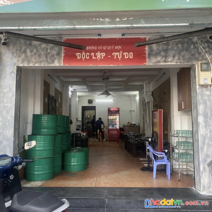 Cần sang lại quán nhậu buổi tối ngay trung tâm quận 1,  liên hệ: 0774433845