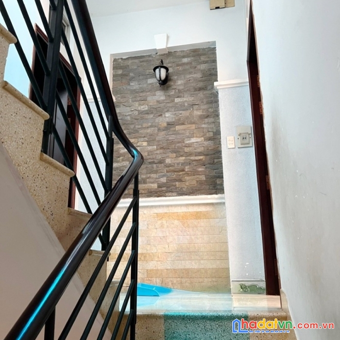 Nhà 2 tầng nở hậu hẻm ô tô đường âu dương lân p3q8. giá 5 tỷ tl