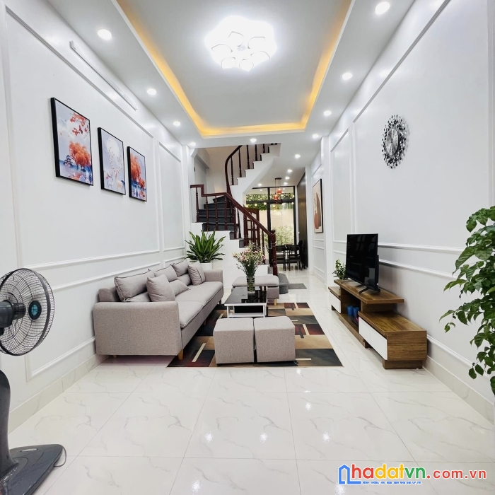 Bán nhà mới đẹp khu dân trí cao đê la thành đống đa 56m 4 tầng 5.2 tỷ