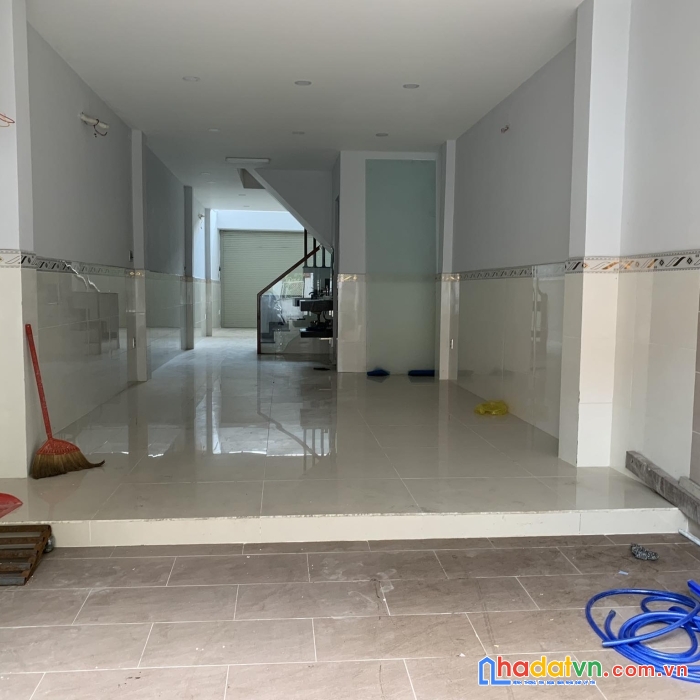 Bán nhà mặt tiền trường chinh quận 12 dt 80m2 ngang 4m xây 4 tầng btct đẹp 13.9 tỷ tl