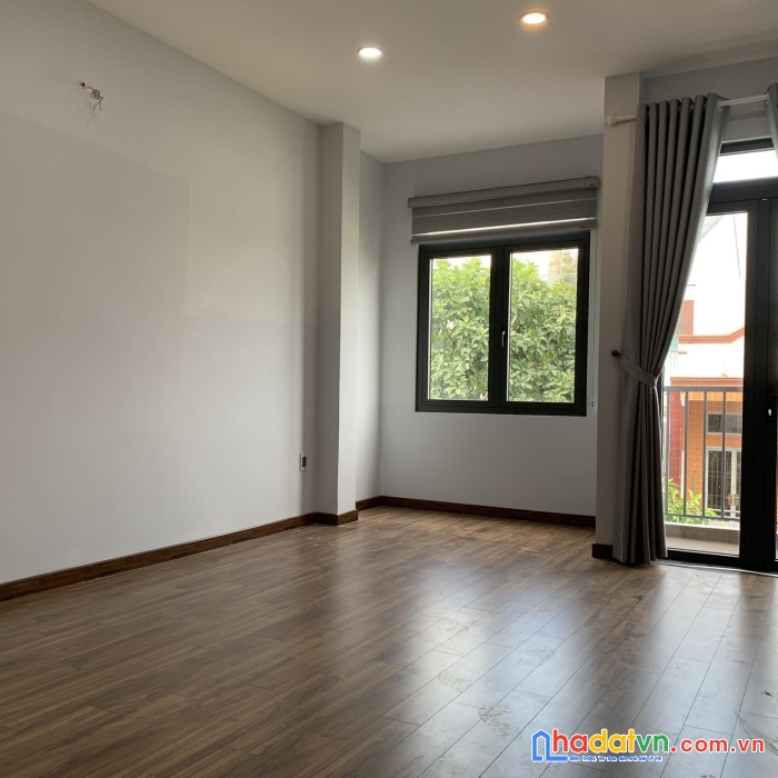 Bán nhà mặt tiền trường chinh quận 12 dt 80m2 ngang 4m xây 4 tầng btct đẹp 13.9 tỷ tl
