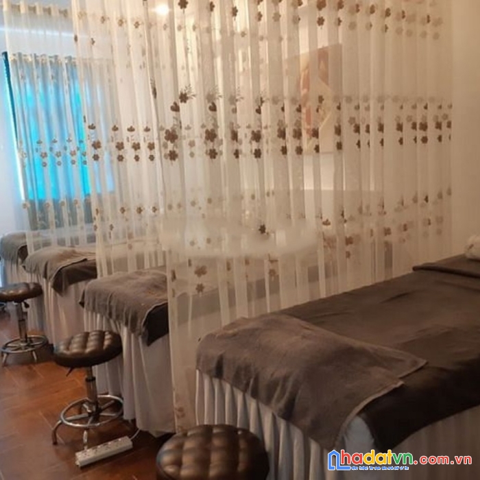Do mình phải di cư sang nước ngoài sinh sống nên mình sang lại tiệm làm tóc, spa, nail tại mặt