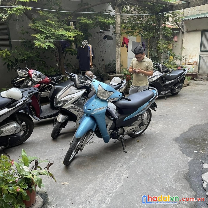 Ô tô đỗ cửa - vị trí đẹp - 4 tầng - gần phố - hàng hiếm

bán nhà ngõ 213 giáp nhất 30m x 4 tầng
