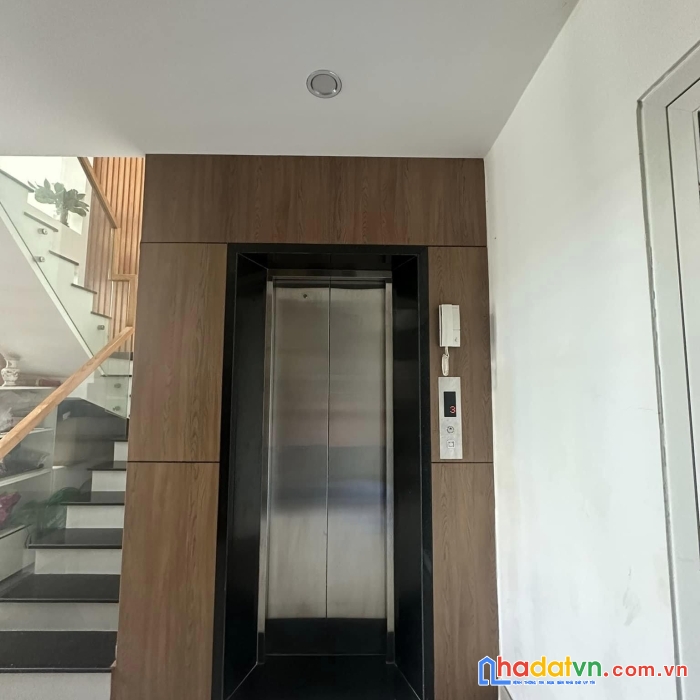 Mtkd đỉnh, 6 tầng mới đẹp, thang máy, khu vip trần hữu trang, pn, xh ngủ nhà, 84m2, 17.9 tỷ