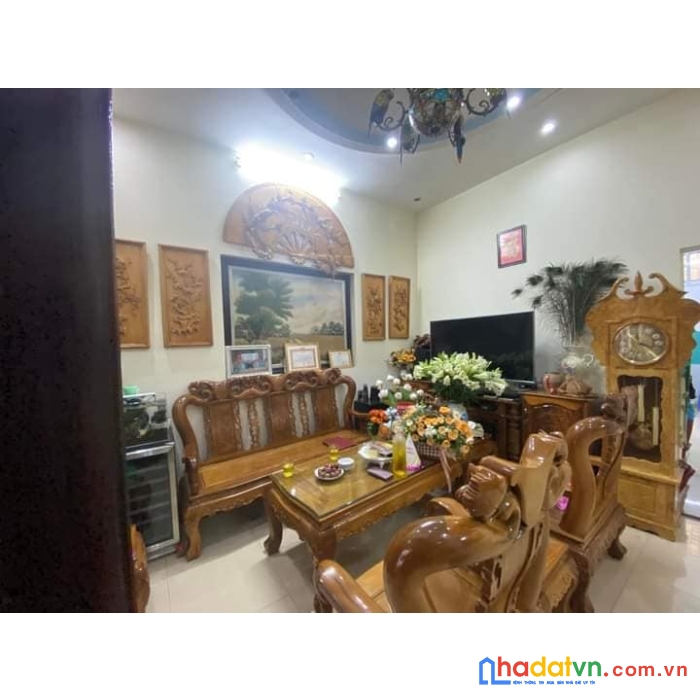 Bán nhà vũ hữu 50m x 4 tầng, mt: 4.3m, ô tô tránh, 2 thoáng, tặng nội thất