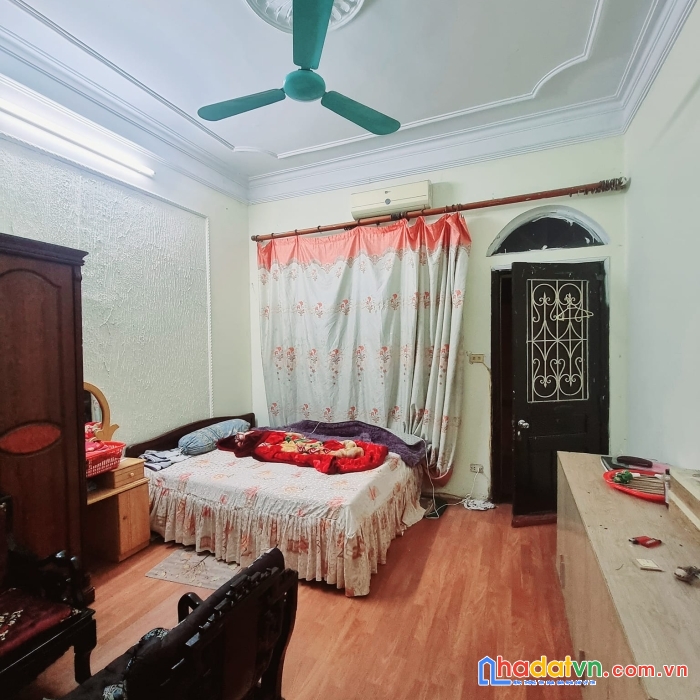 Bán nhà ngõ 69 hoàng văn thái 65m x 5 tầng, mt: 4.3m, sổ nở hậu