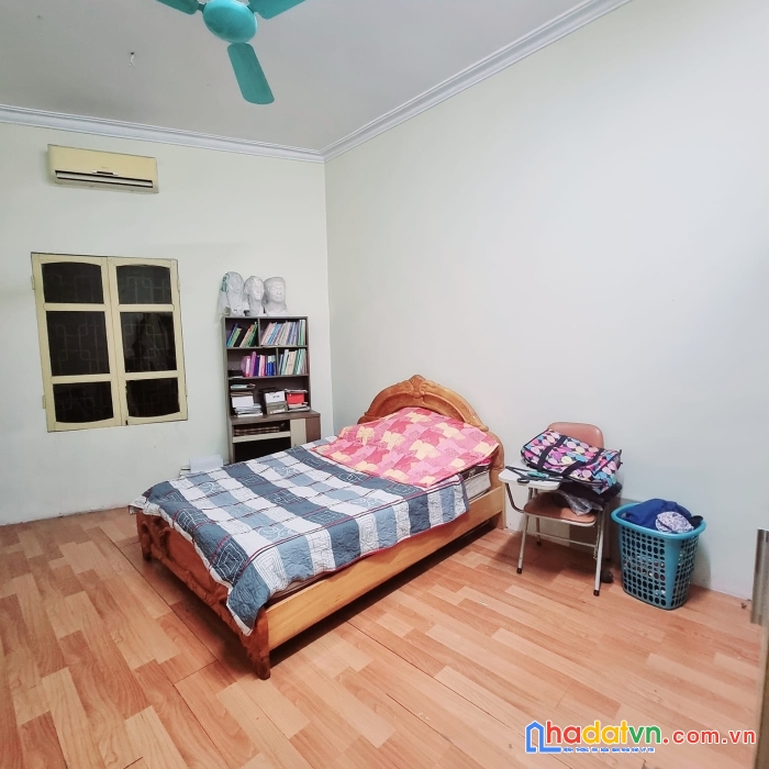 Bán nhà ngõ 69 hoàng văn thái 65m x 5 tầng, mt: 4.3m, sổ nở hậu