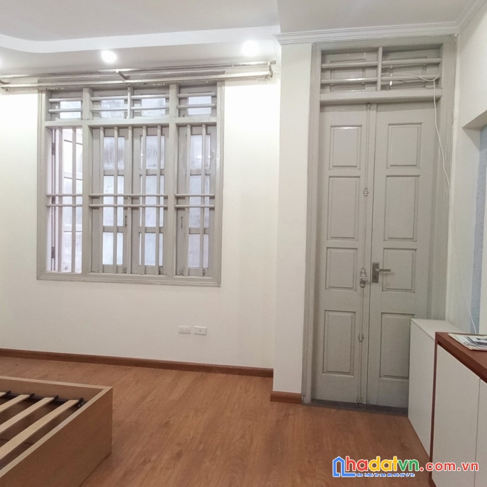 Bán nhà đẹp phố khương đình ôtô đỗ cổng 54m2 5tầng mt 5m chỉ 5,95 tỷ.
