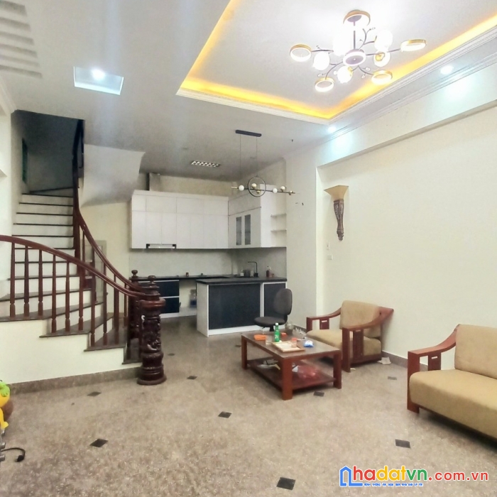 Bán nhà đẹp phố khương đình ôtô đỗ cổng 54m2 5tầng mt 5m chỉ 5,95 tỷ.