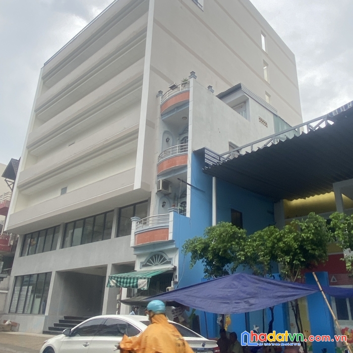 Bán #building  địa chỉ #10 phan văn trị p2 quận #5 giáp quận 1.