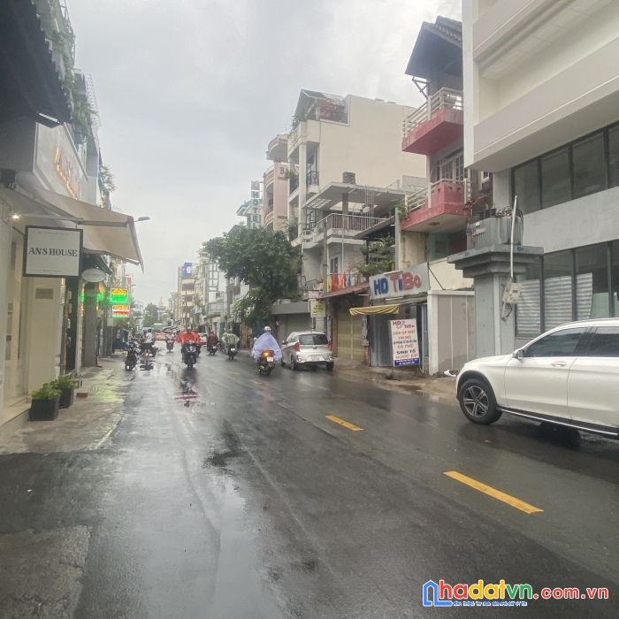 Bán #building  địa chỉ #10 phan văn trị p2 quận #5 giáp quận 1.