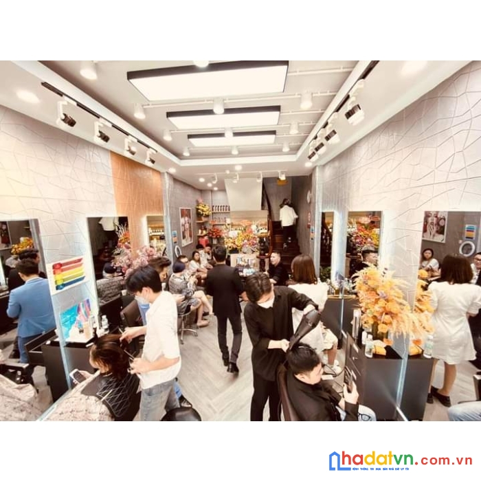 Sang nhượng salon tóc nhà 4 tầng trong ngõ 1194 đường láng, 3 oto đỗ cửa