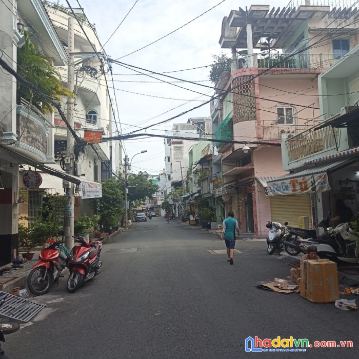 Nhà 2 mt hxt đường xóm đất, p8, quận 11 cần bán gấp