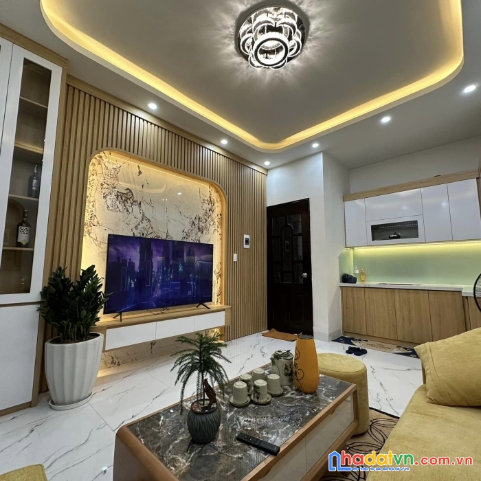 Ô tô đỗ cửa,35m,  5 tầng xây mới bạch mai, võ thị sáu, hai bà trưng. giá hợp lý.