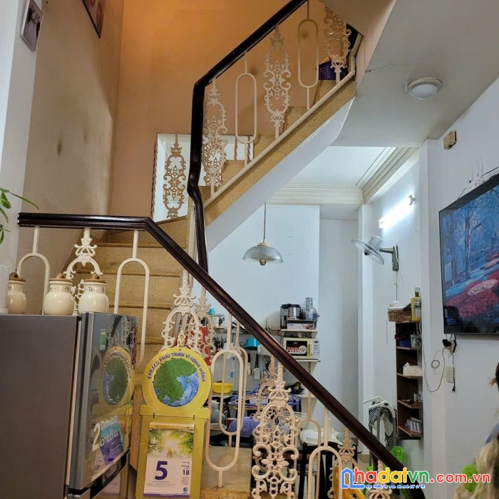 Khu hiếm nhà bán, hxh nguyễn trọng tuyển, pn, 1 sẹc, an ninh, 3 tầng, 4pn, 33m2, 5.5 tỷ