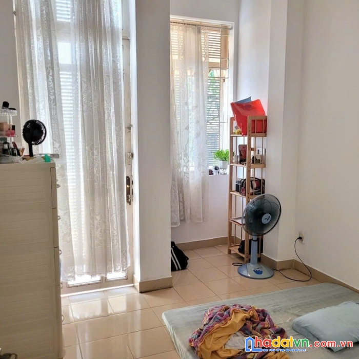 Khu hiếm nhà bán, hxh nguyễn trọng tuyển, pn, 1 sẹc, an ninh, 3 tầng, 4pn, 33m2, 5.5 tỷ