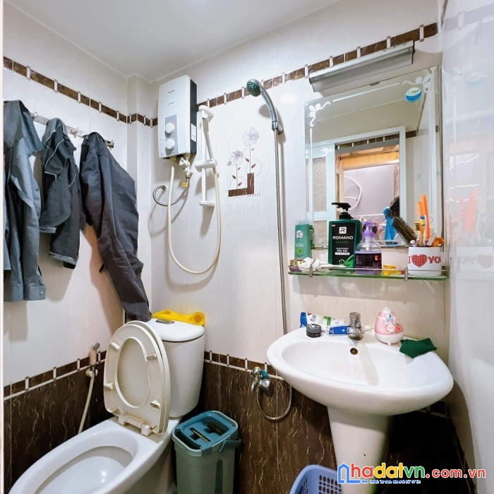 Bán nhà rẻ đẹp tôn đản q4 ngang 3..m- 2 tầng có 1 tỷ q4 cách q1 - 100 m