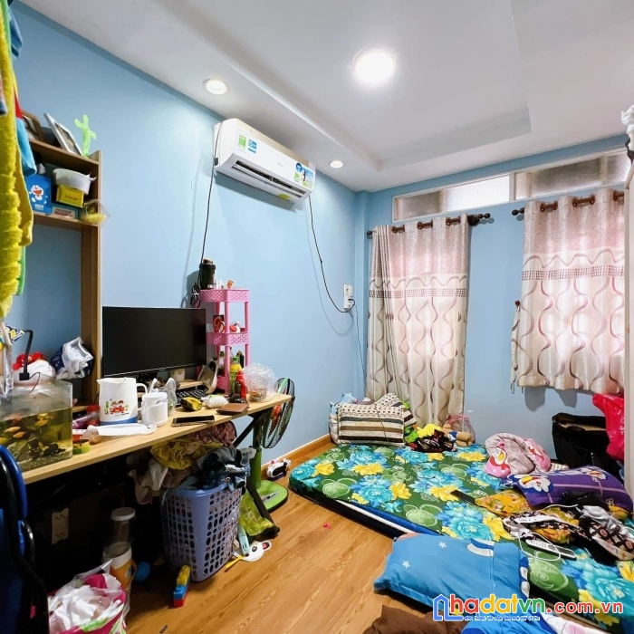 Bán nhà rẻ đẹp tôn đản q4 ngang 3..m- 2 tầng có 1 tỷ q4 cách q1 - 100 m