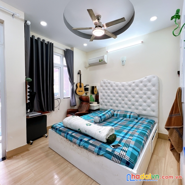 Bán nhà đẹp rẻ q4 tôn thất thuyết cách q1- 150m ngang 7.1 x 13 m đúc 
4 tấm- 9pn-10wc - thu nhập