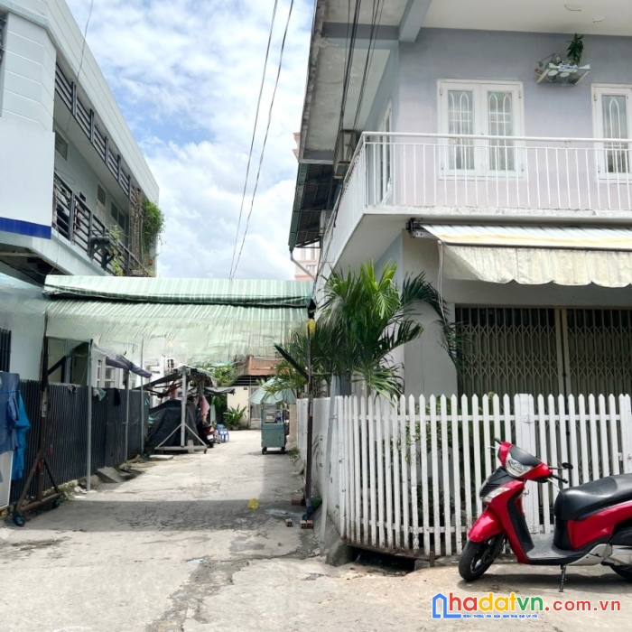 Nhà căn góc hẻm ôtô đường dương bá trạc p1q8. giá 6,5 tỷ bớt lộc
