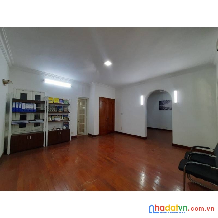 Cho thuê biệt thự cầu giấy 200m, 4 tầng, 4 ngủ, ô tô. kinh doanh. nhỉnh 40tr.