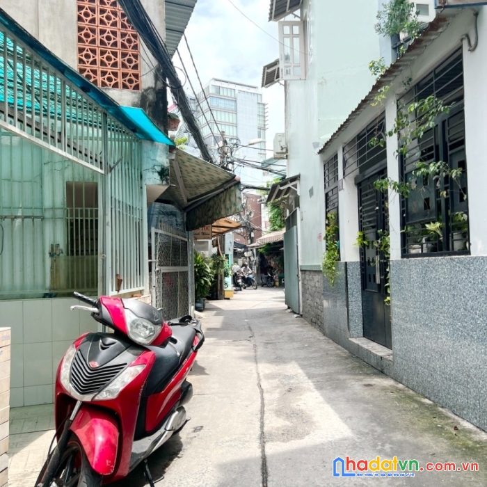Nhà 2 tầng hẻm thẳng đường dương bá trạc p1q8 - giá : 4.5 tỷ
