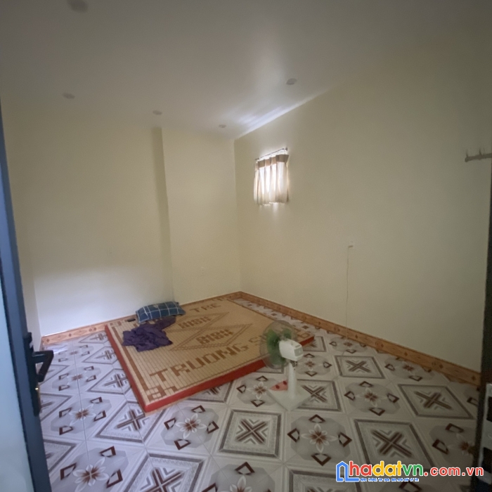 3.cho thuê nhà mặt đường phạm hữu điều điểm kinh doanh tốt.